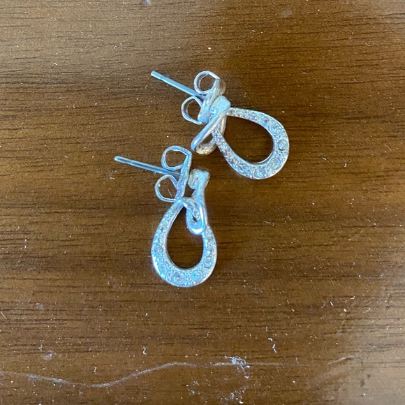 Avon earrings and necklace set - Picture 2 of 6